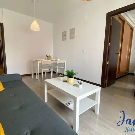 Torrevieja 1 Bed Apartment With Communal Pool Tv11 Apartman *